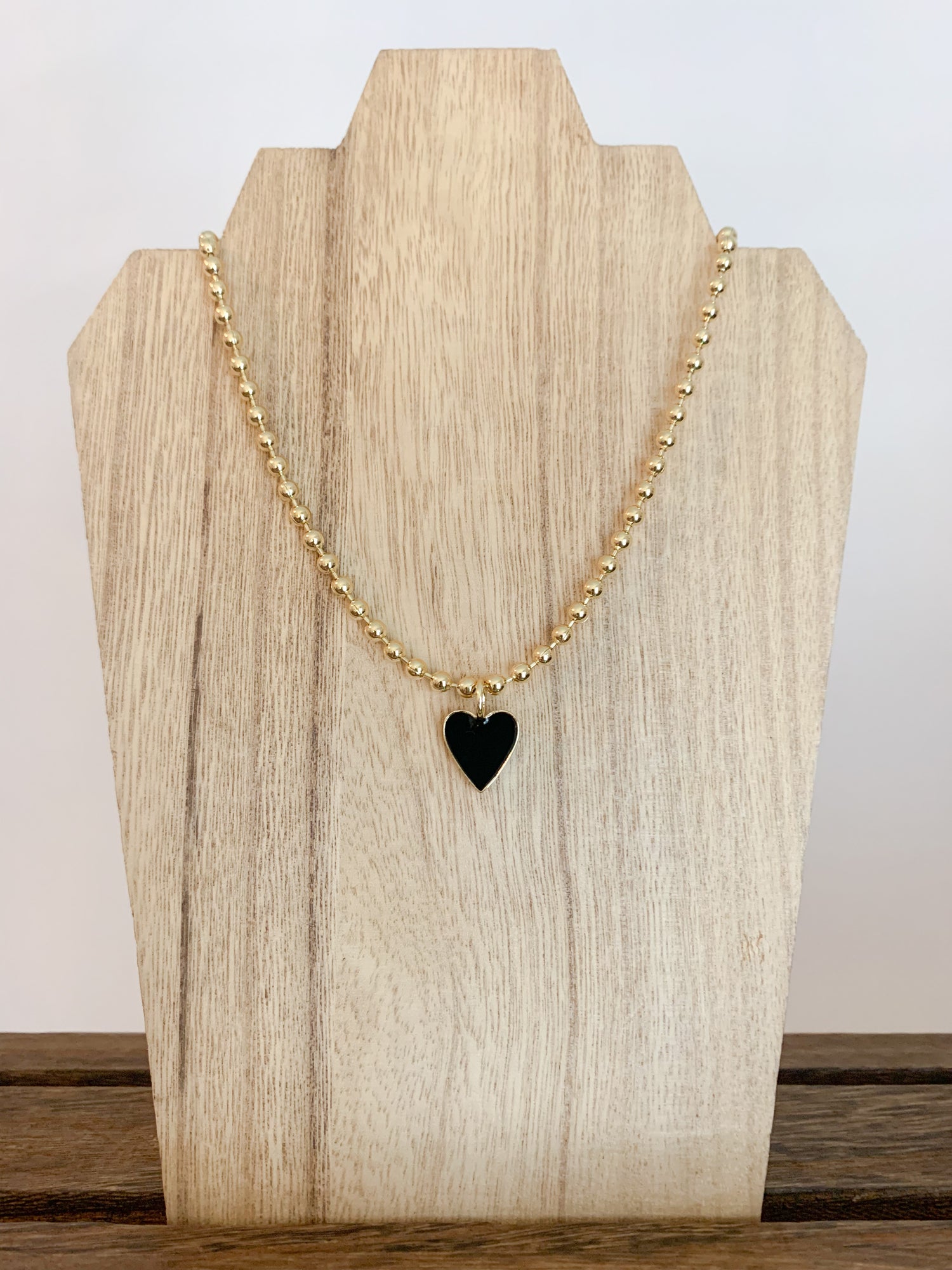 18 karat gold chain with pendant top