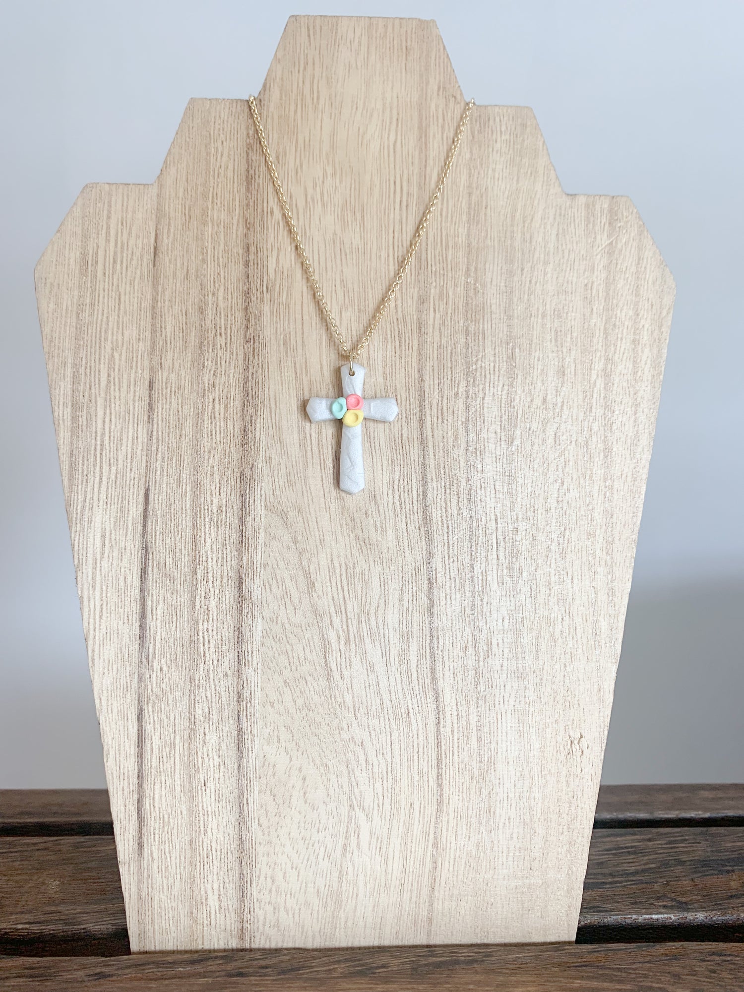 Elegant 18k Gold Plated Necklace Adorned with Unique Polymer Clay Pendant